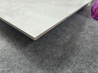 Matériaux de construction : Carreaux de porcelaine émaillée pleine brillance aspect marbre 60x60, prix de gros, pour murs et sols