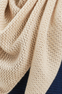 Bufanda Larga de Cachemira 100% Pura para Mujer, Color Beige Sólido, Aislamiento Térmico, Uso Casual de Invierno - Product Image 3