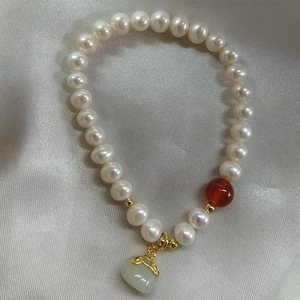 Pulsera de Perlas de Agua Dulce Redondas de Alta Calidad de 6-7 mm, Hilo Elástico con Diseño de Buena Suerte, Impecable y Libre de Núcleos - Product Image 3