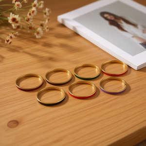 Bracciale Aperto Angelina in Acciaio Inossidabile 50x60 mm Placcato Oro, Gioiello Unisex alla Moda - Product Image 5