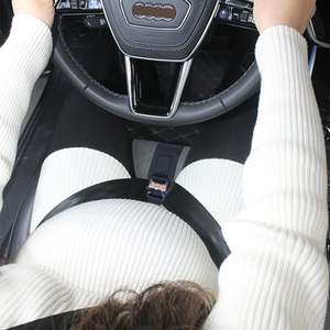 साचेक काली चमड़े की गर्भावस्था बम्प स्ट्रैप एडजस्टेबल लॉक-प्रकार की सुरक्षा पेट के जलरोधी संशोधित कार सीटों - Product Image 3