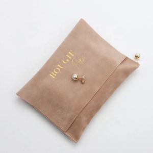 Pochette à bijoux en velours personnalisée, sac cadeau doux avec rabat, emballage élégant pour bijoux avec logo pour marque et promotion - Product Image 3