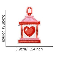 Fer brodé populaire de coeur de Valentines sur des mini patchs de broderie pour des vêtements Saint Valentin