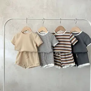 Terno infantil de verão para recém-nascidos, camiseta de manga curta com listras + shorts, conjunto de 2 peças de algodão para bebês