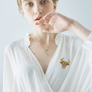 Broche de cabeza de toro chapado en oro para hombre y mujer, broche Vintage, Animal del zodiaco chino, buey, Unisex - Product Image 3