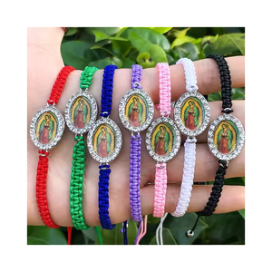 Pulsera Roja Ajustable de la Virgen María, Nuestra Señora de Guadalupe, con Corazón, para Protección y Buena Suerte - Product Image 1