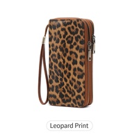 Dompet Wanita Motif Sapi Leopard Gaya Barat Trendi, Kapasitas Besar, Resleting, Dilengkapi Tali Selempang, Bahan Kulit PU, Dompet Panjang