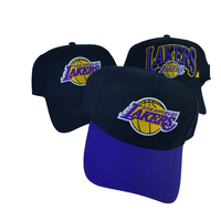 Gorra Trucker Personalizada de Lana, Diseño de 5 Paneles, Estructurada, con Hebilla, Bordado Plano y Diseño Bicolor