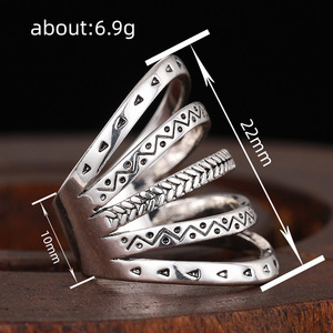 Anello Geometrico Stratificato in Metallo Invecchiato da Donna, Accessorio Gioiello Trendy di Nicchia a Fascia Singola per Outfit Quotidiani - Product Image 4