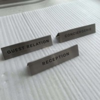 Letrero Metálico Personalizado Multiproceso, Espejo UV, Acero Inoxidable Pulido, Placa Grabada, Letrero para Tienda Interior/Exterior, Ecológico y Fácil de Instalar