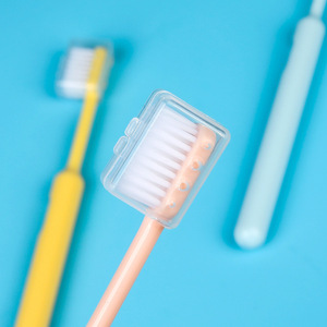 Cepillos de dientes creativos con cara sonriente de colores dulces, cerdas suaves, cabezal pequeño con cubierta protectora para uso doméstico - Product Image 1