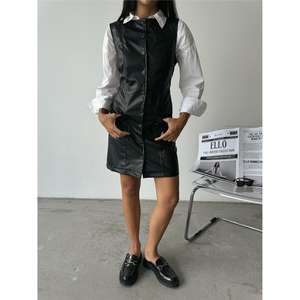 Vestido de Cuero Ello, Negro, Silueta Ajustada, Botones Frontales, Detalles de Bolsillos, Cuello Camisero, Vestido Cómodo para el Trabajo - Product Image 1