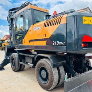 VENTE FLASH HYUNDAI 210W-7 Excavatrice hydraulique en excellent état, sans accident, moteur diesel pleine puissance, pompe hydraulique - Product Image 1