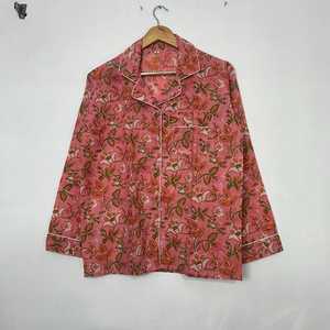 Pijama de Algodón con Estampado Floral Rosa para Mujer, Manga Larga, Cuello Camisero, Conjunto de Pijama Clásico de Longitud Completa - Product Image 3