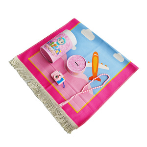 Tapis de prière islamique en peluche douce pour enfants, design coloré et vibrant avec tube de rangement cylindrique - Product Image 2