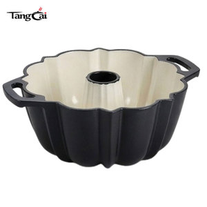 Molde para hornear de hierro fundido esmaltado con diseño moderno, antiadherente, para pasteles Bundt, Pound Cake, Monkey Bread y pasteles tubulares con motivos florales vintage, para uso doméstico. - Product Image 5