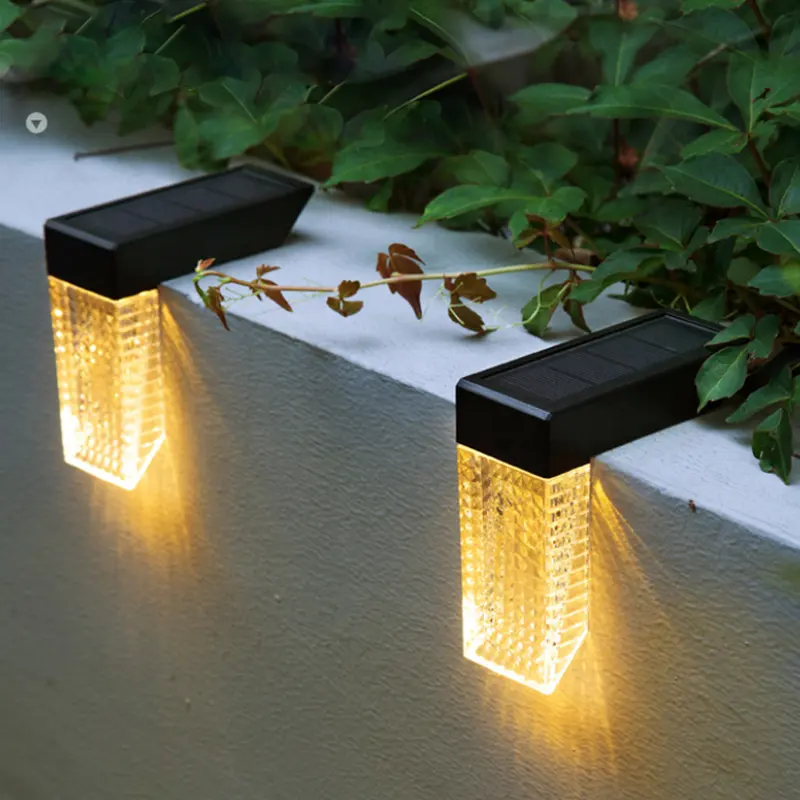 Wasserdichte Solar-LED-Deckleuchten für den Außenbereich Gartendekoration Weg Treppen Schrittzaun Sonnenlicht RGB-Lampe