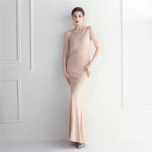 19903 # il commercio estero Spot moda fatto a mano con perline e artigianato con trapanatura a caldo <span class=keywords><strong>monospalla</strong></span> Sexy <span class=keywords><strong>abito</strong></span> <span class=keywords><strong>da</strong></span> sera lungo - Product Image 2