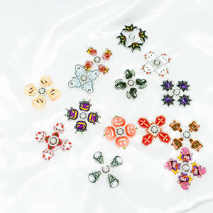 ของเล่นหมุนปลายนิ้วธีมฮาโลวีน รูปผีการ์ตูน ฟักทอง และใยแมงมุม - Product Image 1