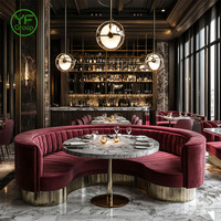Ensemble Table et Chaises de Luxe Personnalisables en Pierre Frittée avec Banquettes en Velours pour Restaurants, Cafés et Hôtels