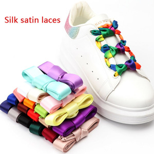 <span class=keywords><strong>Lacets</strong></span> de chaussures <span class=keywords><strong>plats</strong></span> en satin de soie de 2 <span class=keywords><strong>cm</strong></span> de large, 1 paire de <span class=keywords><strong>lacets</strong></span> <span class=keywords><strong>plats</strong></span> de chaussures de sport pour bottes de femmes, baskets, <span class=keywords><strong>lacets</strong></span> de chaussures de course - Product Image 1