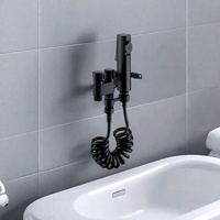 Robinet mélangeur mural chromé de style contemporain pour baignoire, avec cartouche céramique, pour eau chaude et froide
