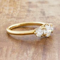 Bague de fiançailles en or massif 18 carats personnalisée avec diamant de laboratoire cultivé CVD/HPHT VVS certifié IGI, coupe ronde de 3 carats, trilogie à trois pierres