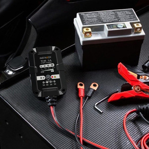 <span class=keywords><strong>Chargeur</strong></span> de <span class=keywords><strong>batterie</strong></span> intelligent 1A <span class=keywords><strong>Chargeur</strong></span> d'entretien de <span class=keywords><strong>batterie</strong></span> entièrement automatique 6V et 12V pour voiture, moto, camion, bateau - Product Image 5