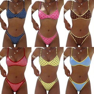 Ensemble de bikini imprimé, soutien-gorge triangle et bas taille basse, maillot de bain deux pièces extensible à séchage rapide pour les vacances à la plage - Product Image 1
