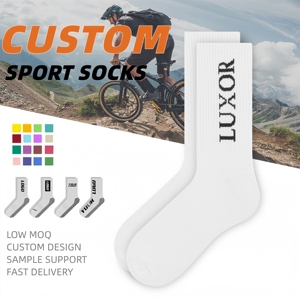 Chaussettes de sport en coton tricoté respirant à séchage rapide, respectueuses de la peau, avec support de conception personnalisée, idéales pour le camping printanier - Product Image 1