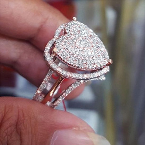 Anello Romantico in Lega Oro Rosa con Cuore Geometrico, Design Scintillante, Gioiello da Donna per Proposta di Matrimonio, Regalo di Moda - Product Image 1