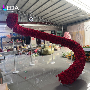 อุปกรณ์จัดงานแต่งงาน LEDA ซุ้มแต่งงานรูปตัว S พร้อมดอกกุหลาบสีแดง ซุ้มดอกไม้ขนาดใหญ่ ฉากหลังงานแต่งงานสำหรับงานอีเว้นท์และงานปาร์ตี้ - Product Image 1