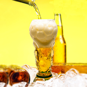 แก้วเบียร์รูปทรงฟุตบอลขนาด 16 ออนซ์ สำหรับขายส่ง แก้วน้ำรูปทรงถ้วยรางวัลฟุต<span class=keywords><strong>บอล</strong></span><span class=keywords><strong>โลก</strong></span> 2026 แก้วดื่มรูปทรงถ้วยรางวัลกีฬาฟุตบอล - Product Image 2