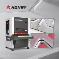 Machine de polissage et de débavurage de tôles métalliques QUALITY QC916 entièrement automatisée pour l'élimination des scories, le nettoyage des surfaces de rouille et d'oxyde, et le débavurage des pièces métalliques, avec commande PLC