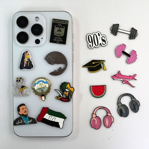Kustom terukir Die Cast paduan perunggu lembut Enamel Desain Mode Koleksi Pin kustom Logo untuk telepon stiker dekorasi rumah - Product Image 1