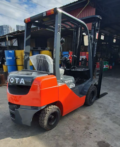 รถยก 25 คัน ขนาด 2.5 ตัน พร้อมเสากระโดง 2 ท่อน สำหรับงานก่อสร้าง อาคาร โรงงาน เกษตรกรรม ใช้เครื่องยนต์ดีเซล ขับเคลื่อน 4 ล้อ ยางตัน  มือสอง พร้อมปั๊มแรงดันสูง - Product Image 3