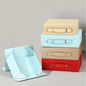 Caja de Regalo Plegable Shengcan con Cierre Magnético y Asa, Empaque Rígido de Papel para Regalos de Ropa - Product Image 4