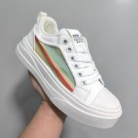 Nouvelles Chaussures Décontractées Mixtes en Gros 2026 – Baskets en Toile pour Hommes et Femmes avec Plateforme et Semelle Extérieure en Plastique – Vente en Gros de Chine
