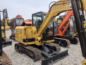 Excavatrice sur chenilles hydraulique Caterpillar 305.5E2 d'occasion, mini pelle de 5,5 tonnes avec composants de soupape et de roulement Kawasaki - Product Image 5