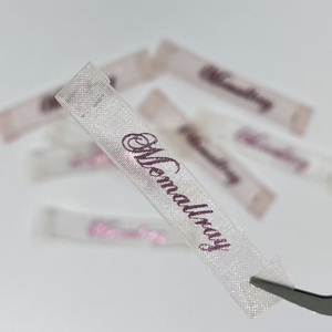 Etiqueta <span class=keywords><strong>de</strong></span> <span class=keywords><strong>Ropa</strong></span> Personalizada <span class=keywords><strong>de</strong></span> Organza Impresa a Precio <span class=keywords><strong>de</strong></span> Fábrica al por Mayor <span class=keywords><strong>para</strong></span> Prendas <span class=keywords><strong>de</strong></span> Vestir - Product Image 3