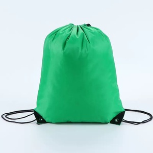 Sac à cordon léger en polyester, sac de sport, sac à dos de gym avec coins renforcés, 6 couleurs, logo personnalisé - Product Image 3
