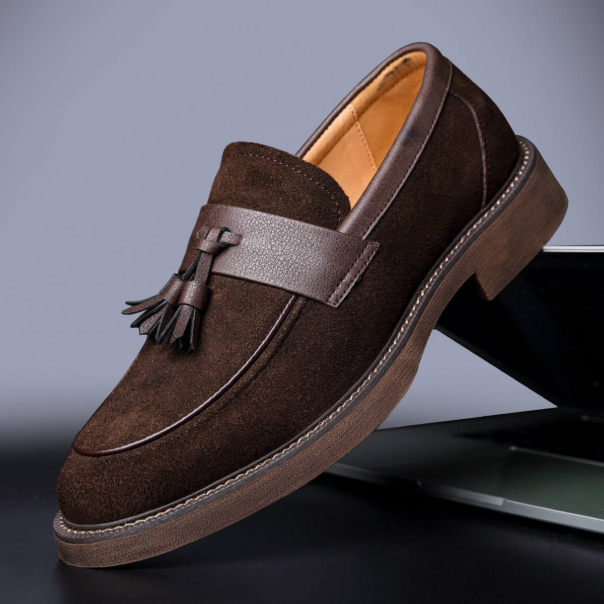 สีน้ำตาล