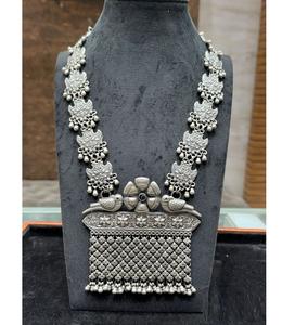 สร้อยคอเงินชุบคุณภาพพรีเมียม ดีไซน์ทันสมัย เหมาะสำหรับผู้หญิง ใส่ไปงานแต่งงานได้ สวยเก๋ - Product Image 5