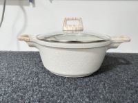 Boreine Batterie de Cuisine Antiadhésive 7 Pièces Beige Casserole de Luxe en Métal Poignées en Bakélite Écologique Fond Plat Prix Cuisine Maison