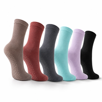 Chaussettes de yoga fines antidérapantes, chaussettes de Pilates professionnelles à adhérence, chaussettes de sport en coton mi-mollet pour massage des pieds, danse, fitness et usage domestique