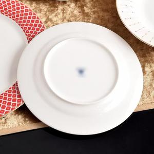 Service de vaisselle en porcelaine Red Line Designs, personnalisable, écologique, assiettes, bols et articles de table pour mariages et hôtels - Product Image 4