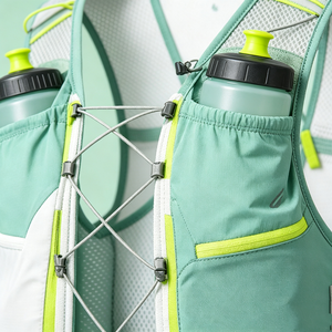 Sac à dos de sport unisexe en nylon pour la randonnée, la course à pied et les activités de plein air, avec poche d'hydratation intégrée - Product Image 3