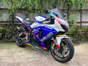 ซูซูกิ GSX1000 999.8 ซีซี เครื่องยนต์สี่สูบเรียง ระบายความร้อนด้วยน้ำ ระบบหัวฉีดอิเล็กทรอนิกส์ ระบบเบรก ABS เกียร์ 6 สปีด ซูเปอร์สปอร์ตไบค์ - Product Image 4