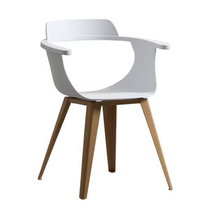 <span class=keywords><strong>Chaise</strong></span> de salle à manger empilable commerciale - Siège en <span class=keywords><strong>plastique</strong></span> léger et pieds en bois pour les restaurants et les événements de banquet - Product Image 2