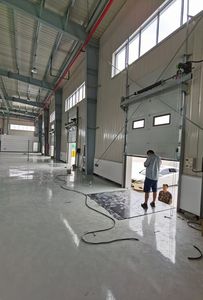 <span class=keywords><strong>Porte</strong></span> <span class=keywords><strong>sectionnelle</strong></span> verticale aérienne de hayon industriel résistant pour l'usage industriel - Product Image 5